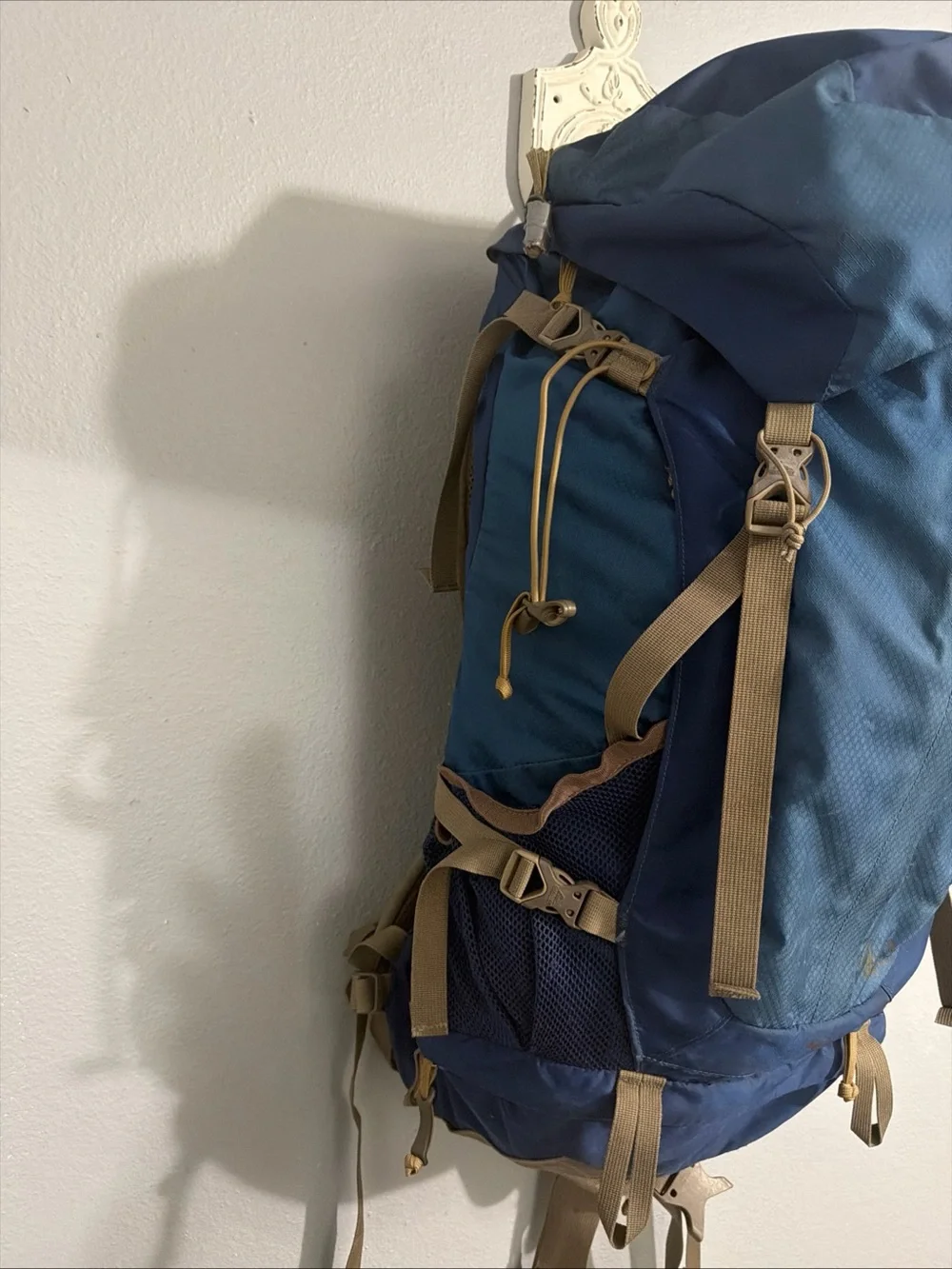 Gregory Z40 Hiking Backpack for Camping Outdoors Scouting, hiking, used